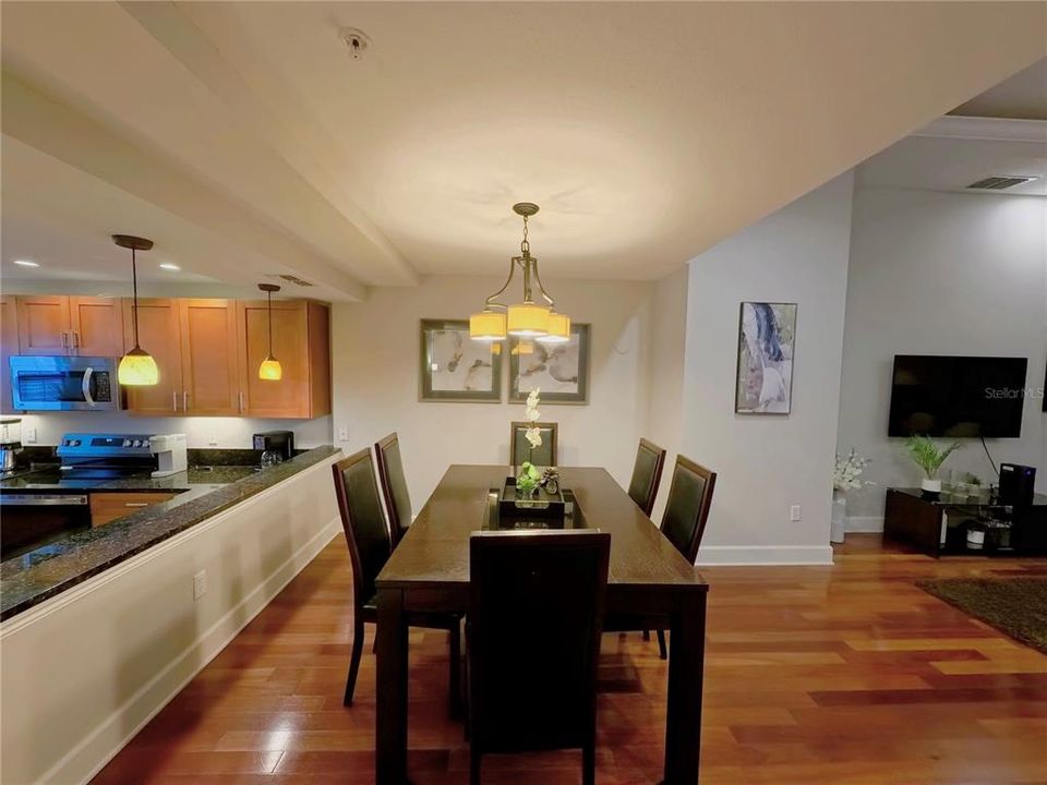 For Rent: $3,500 (4 beds, 3 baths, 2000 Square Feet)