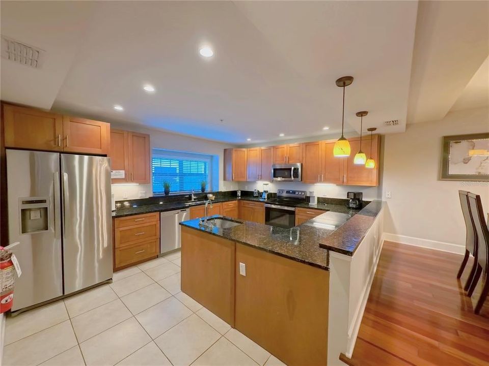 For Rent: $3,500 (4 beds, 3 baths, 2000 Square Feet)