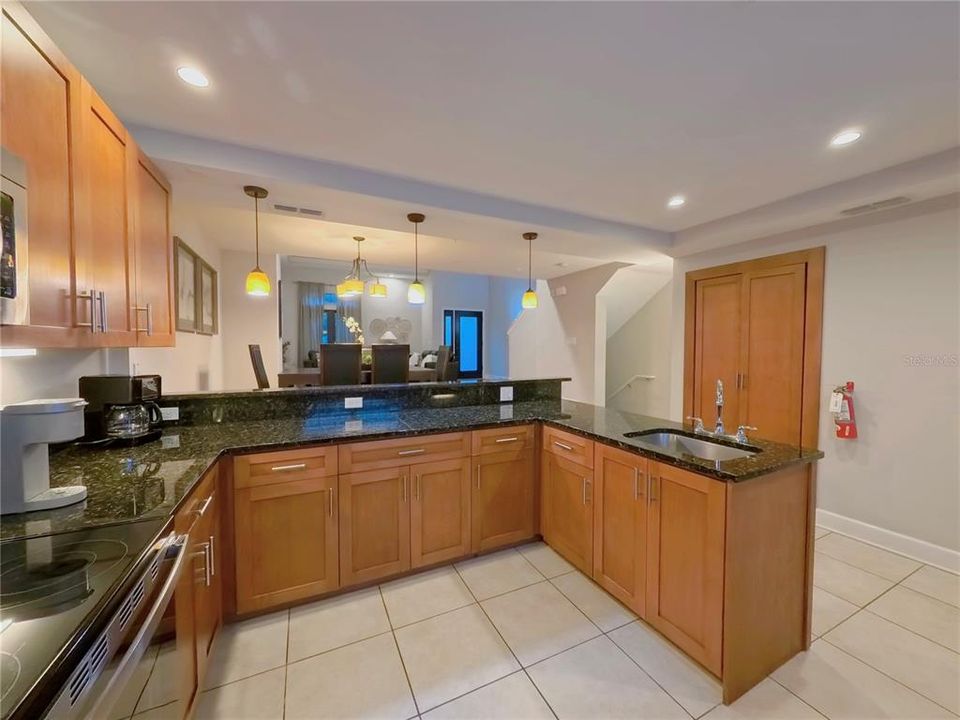 For Rent: $3,500 (4 beds, 3 baths, 2000 Square Feet)