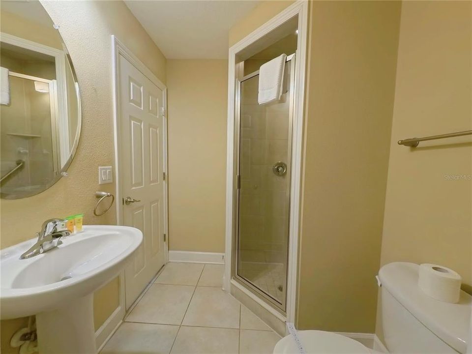 For Rent: $3,500 (4 beds, 3 baths, 2000 Square Feet)