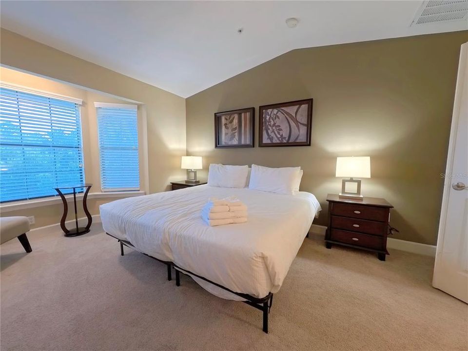 For Rent: $3,500 (4 beds, 3 baths, 2000 Square Feet)