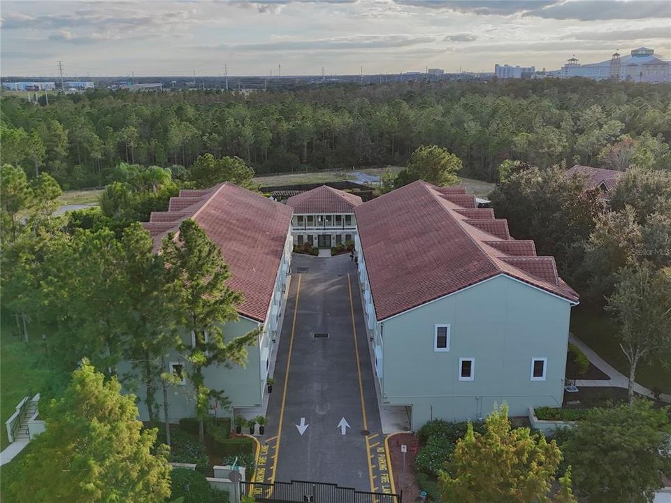 For Rent: $3,500 (4 beds, 3 baths, 2000 Square Feet)