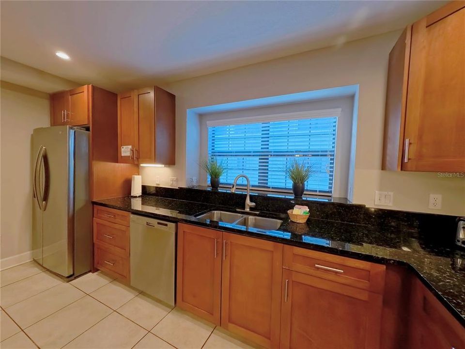 For Rent: $3,500 (4 beds, 3 baths, 2000 Square Feet)