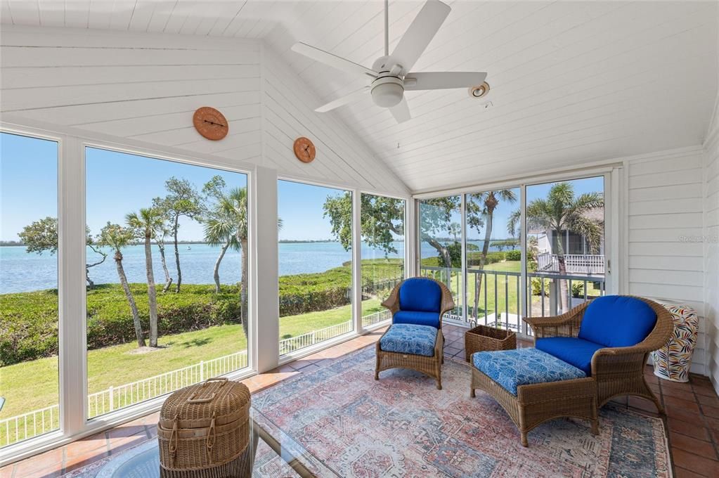 На продажу: $2,390,000 (5 спален, 5 ванн, 6900 Квадратных фут)