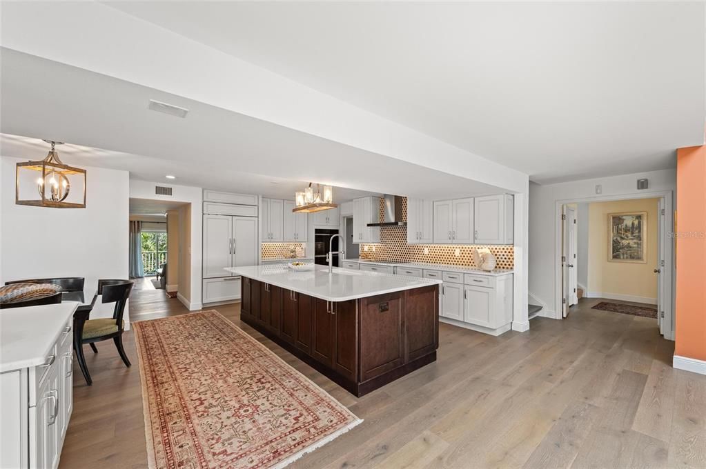 На продажу: $2,390,000 (5 спален, 5 ванн, 6900 Квадратных фут)