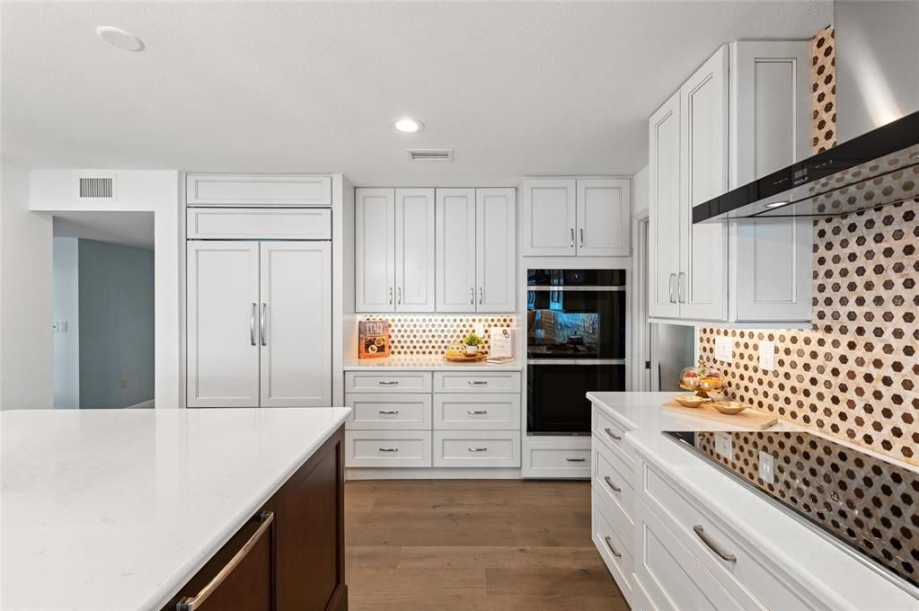 На продажу: $2,390,000 (5 спален, 5 ванн, 6900 Квадратных фут)