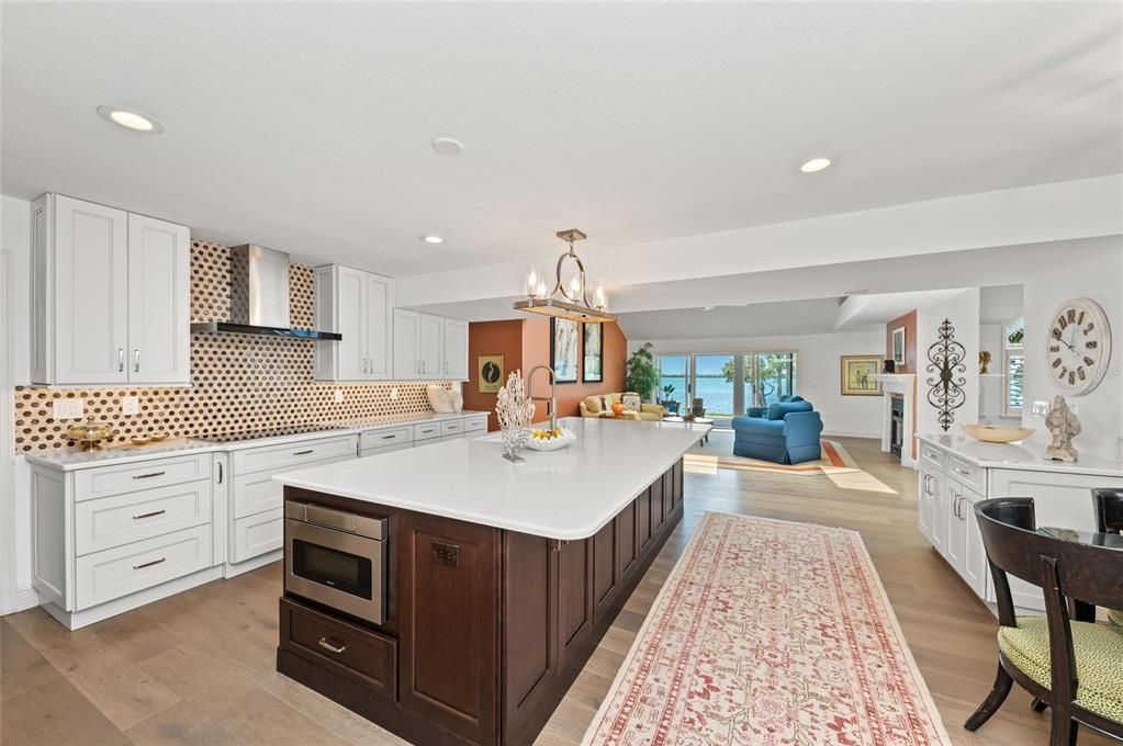 На продажу: $2,390,000 (5 спален, 5 ванн, 6900 Квадратных фут)