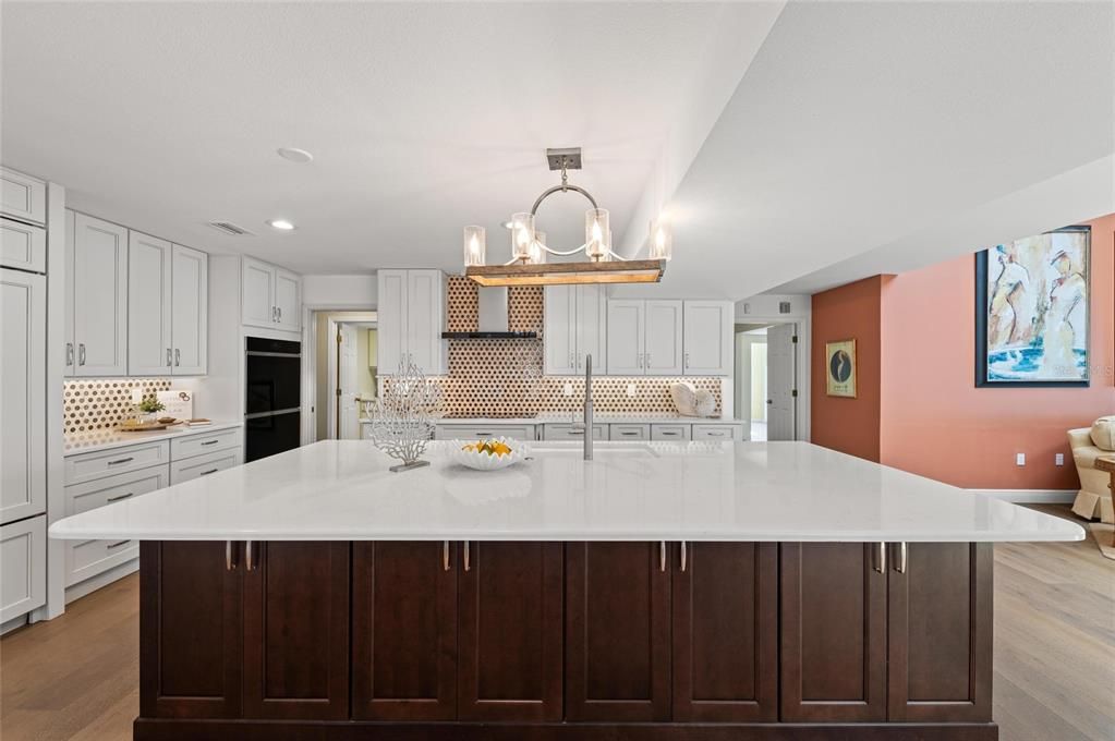 На продажу: $2,390,000 (5 спален, 5 ванн, 6900 Квадратных фут)