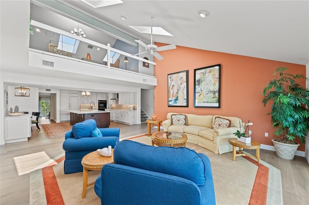 На продажу: $2,390,000 (5 спален, 5 ванн, 6900 Квадратных фут)