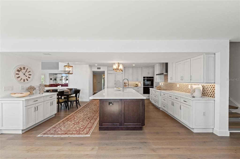 На продажу: $2,390,000 (5 спален, 5 ванн, 6900 Квадратных фут)