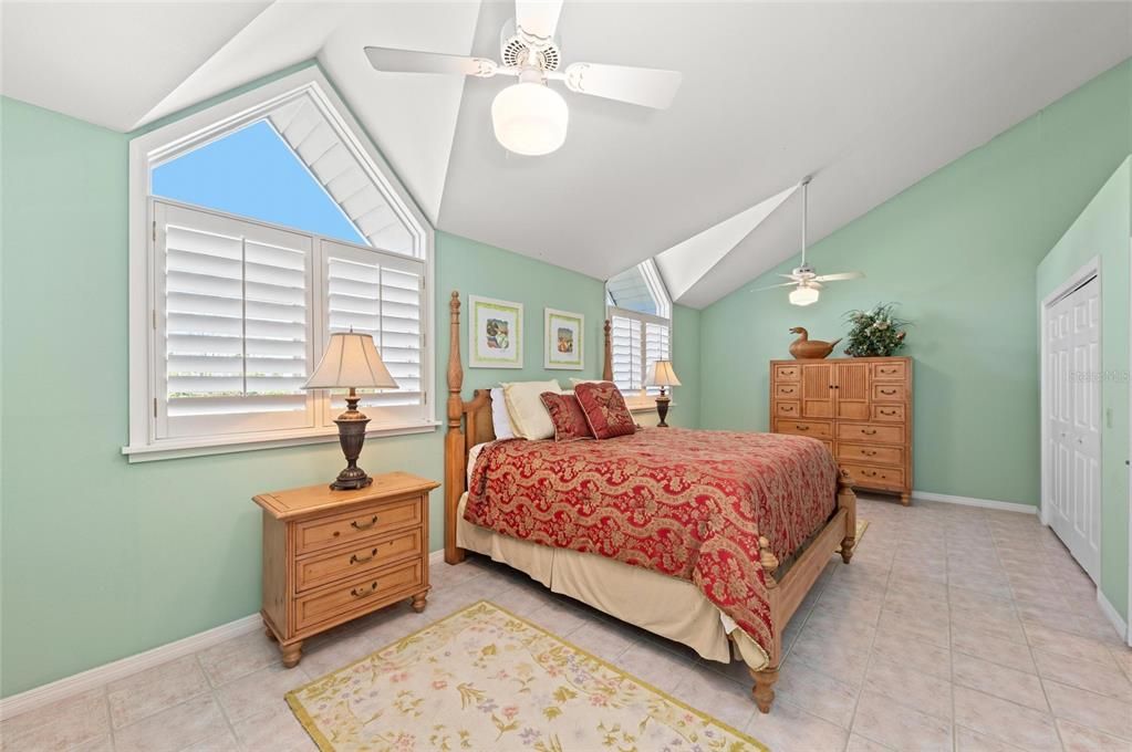 На продажу: $2,390,000 (5 спален, 5 ванн, 6900 Квадратных фут)