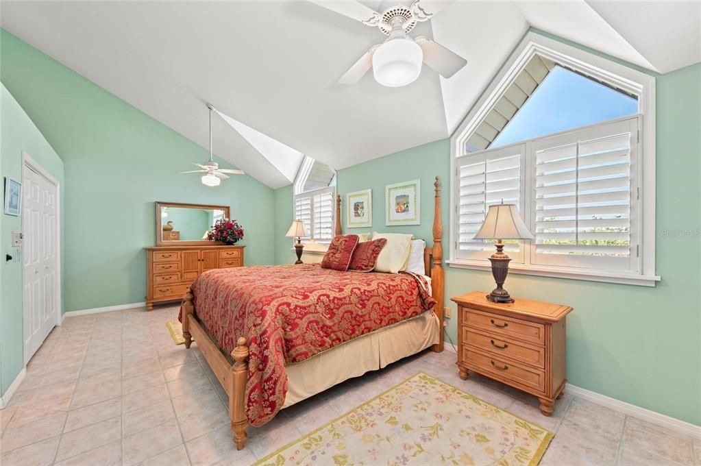 На продажу: $2,390,000 (5 спален, 5 ванн, 6900 Квадратных фут)