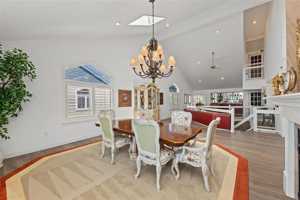 На продажу: $2,390,000 (5 спален, 5 ванн, 6900 Квадратных фут)