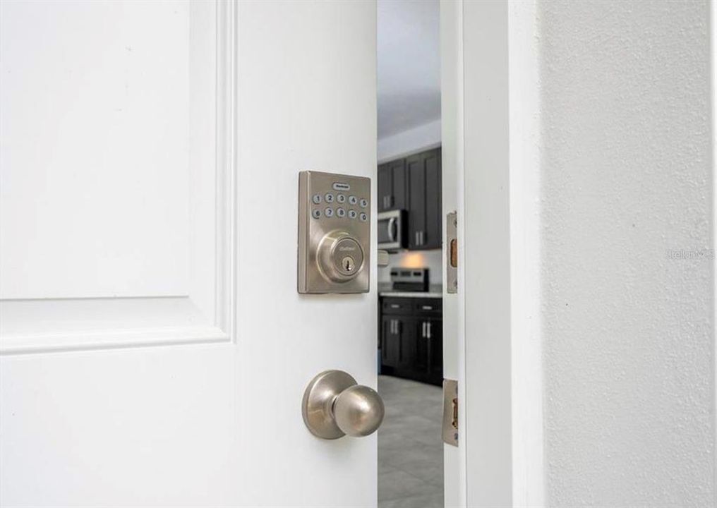 待售: $269,900 (4 贝兹, 2 浴室, 1580 平方英尺)