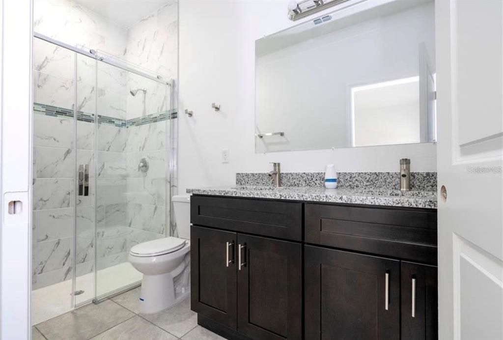 待售: $269,900 (4 贝兹, 2 浴室, 1580 平方英尺)