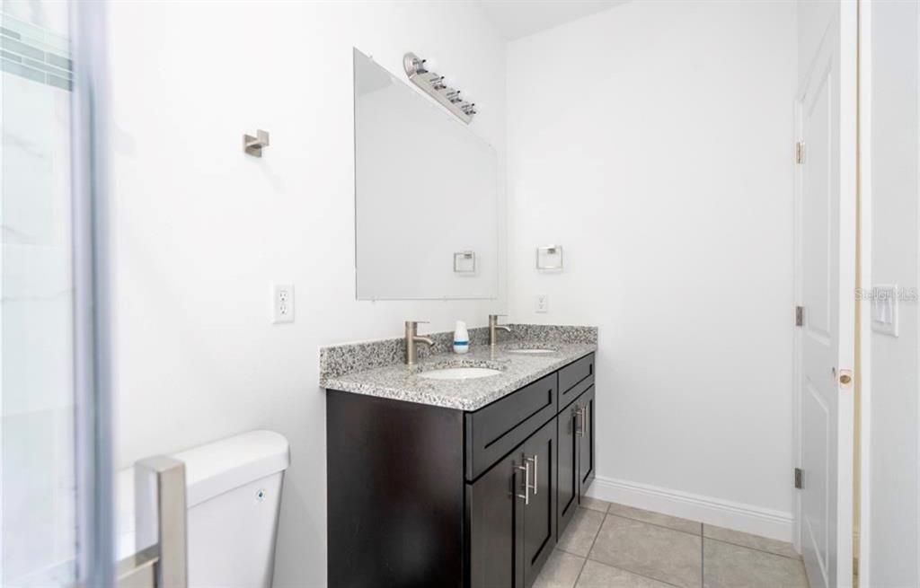 待售: $269,900 (4 贝兹, 2 浴室, 1580 平方英尺)