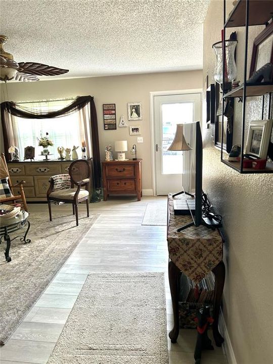 Activo con contrato: $149,900 (2 camas, 2 baños, 984 Pies cuadrados)