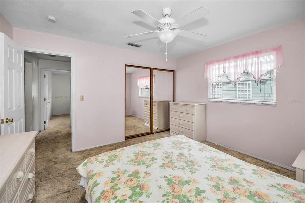 Active With Contract: $334,000 (2 beds, 1 baths, 1117 Square Feet)