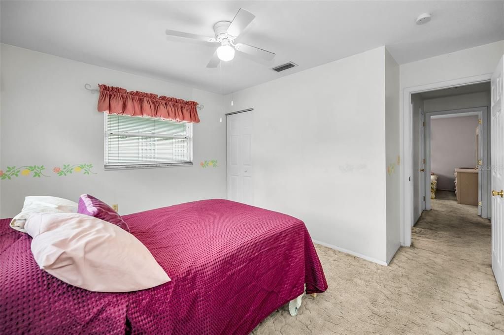 Active With Contract: $334,000 (2 beds, 1 baths, 1117 Square Feet)