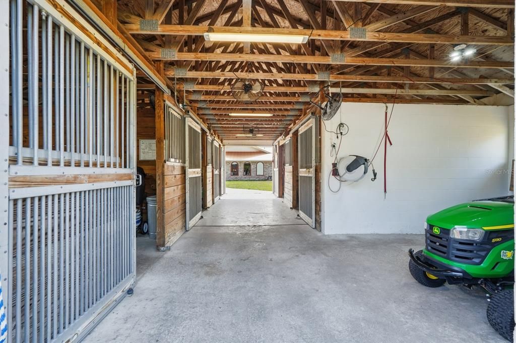 待售: $1,300,000 (4 贝兹, 2 浴室, 2108 平方英尺)