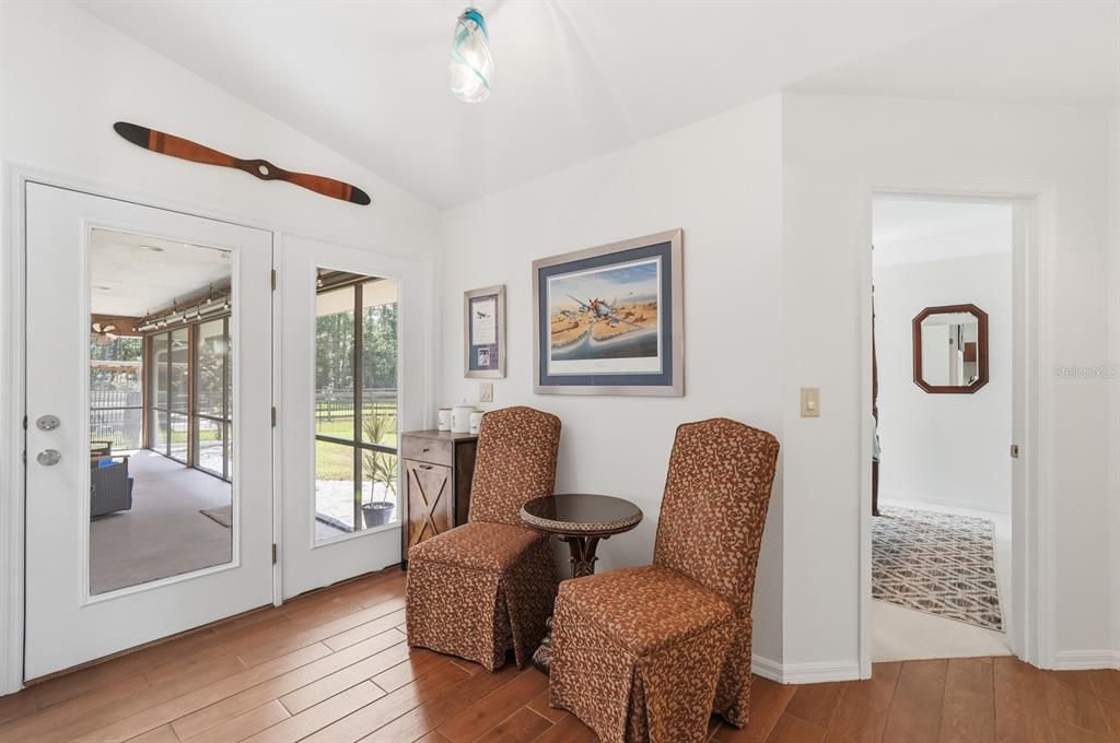 待售: $1,300,000 (4 贝兹, 2 浴室, 2108 平方英尺)