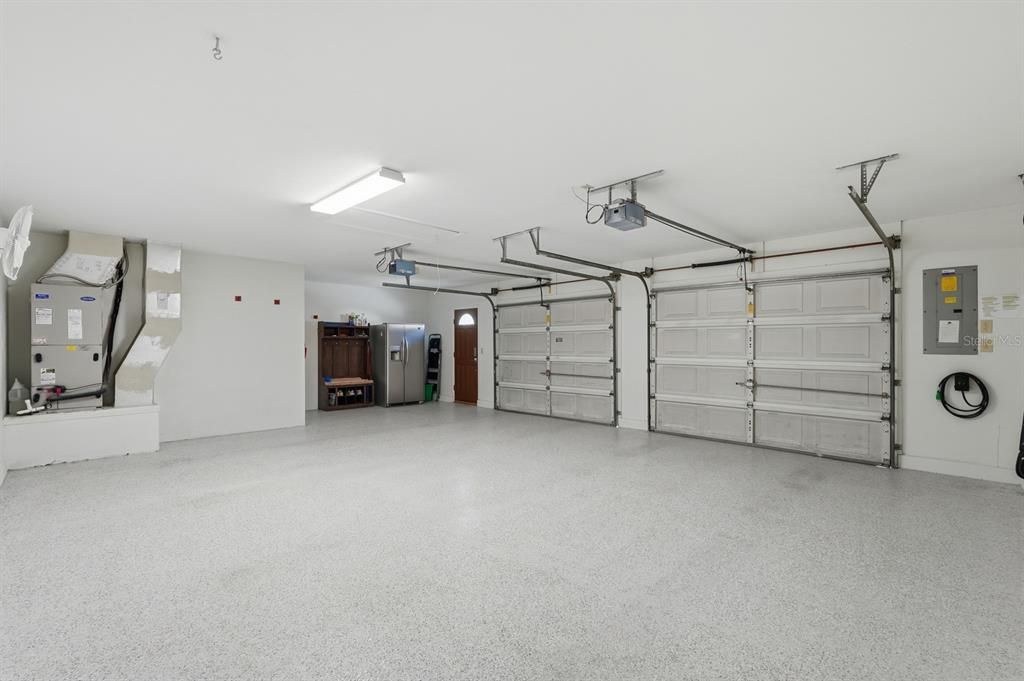 待售: $1,300,000 (4 贝兹, 2 浴室, 2108 平方英尺)