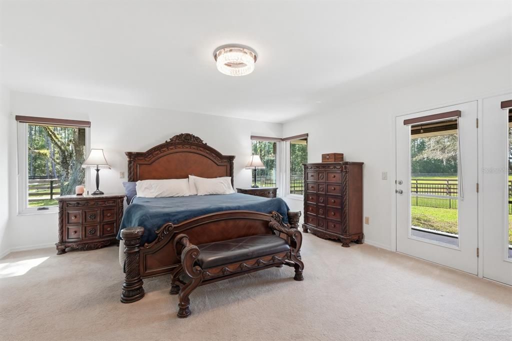 待售: $1,300,000 (4 贝兹, 2 浴室, 2108 平方英尺)