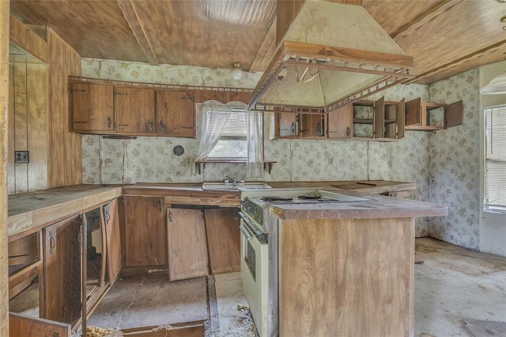 For Sale: $140,000 (0 beds, 0 baths, 1260 Square Feet)