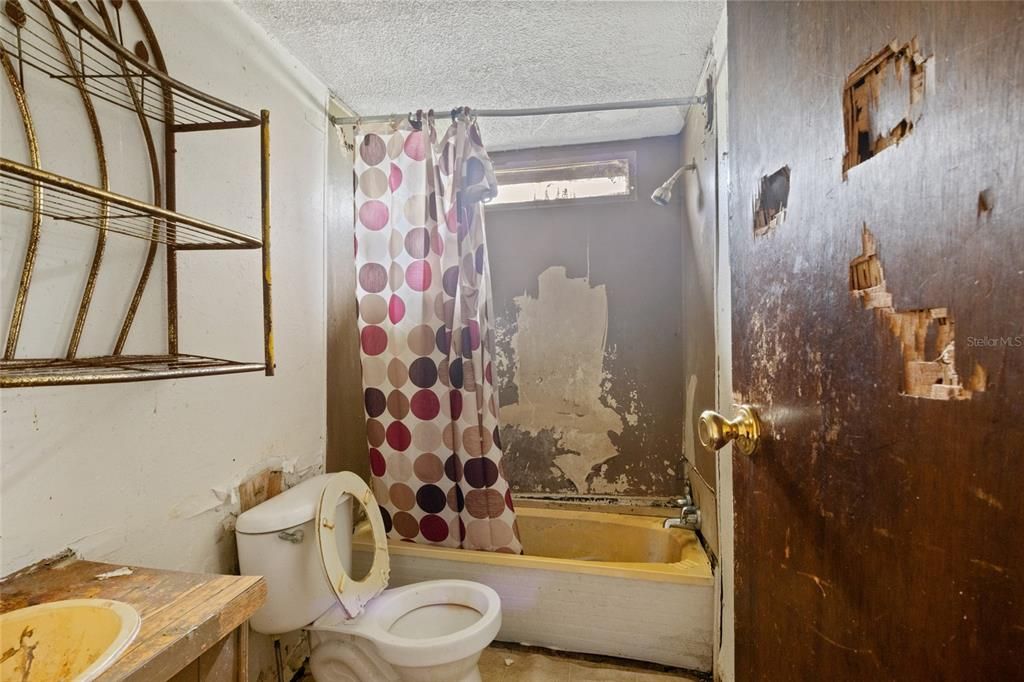 For Sale: $140,000 (0 beds, 0 baths, 1260 Square Feet)