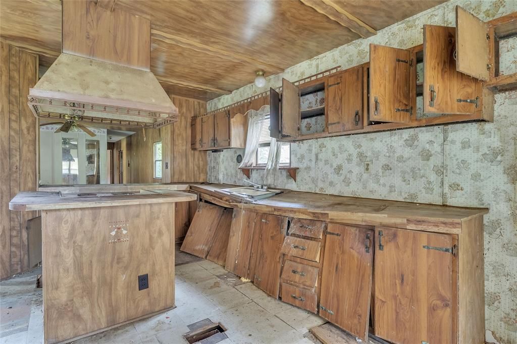 For Sale: $140,000 (0 beds, 0 baths, 1260 Square Feet)