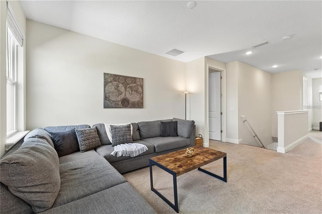 Active With Contract: $732,000 (5 beds, 5 baths, 2945 Square Feet)