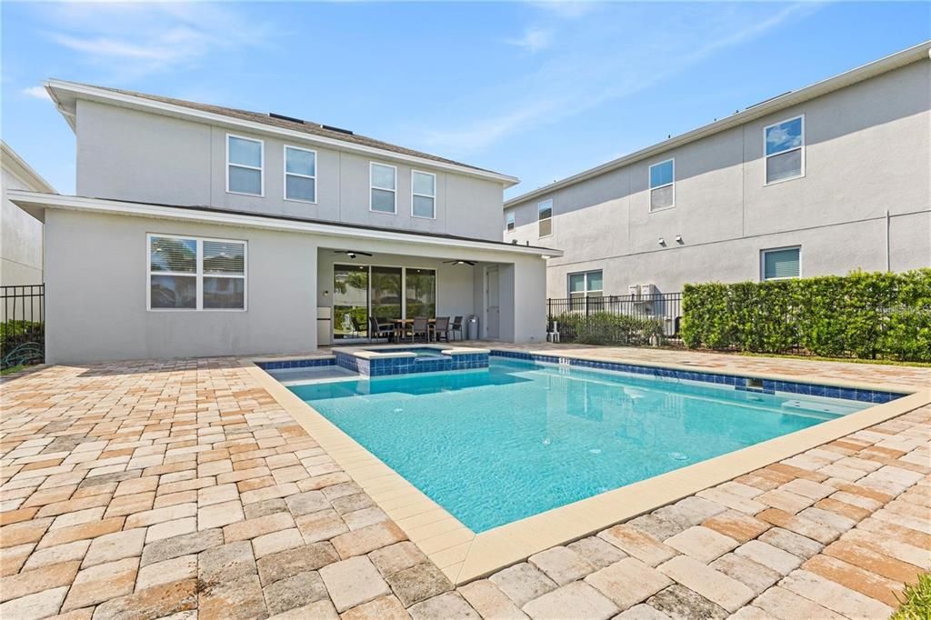 Active With Contract: $732,000 (5 beds, 5 baths, 2945 Square Feet)