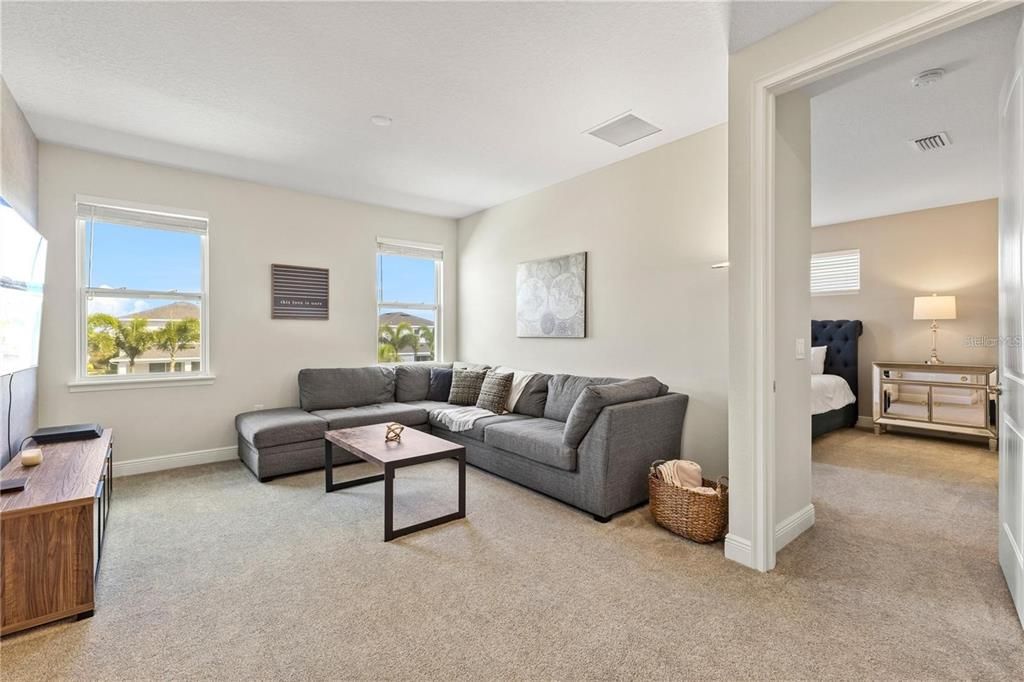 Active With Contract: $732,000 (5 beds, 5 baths, 2945 Square Feet)