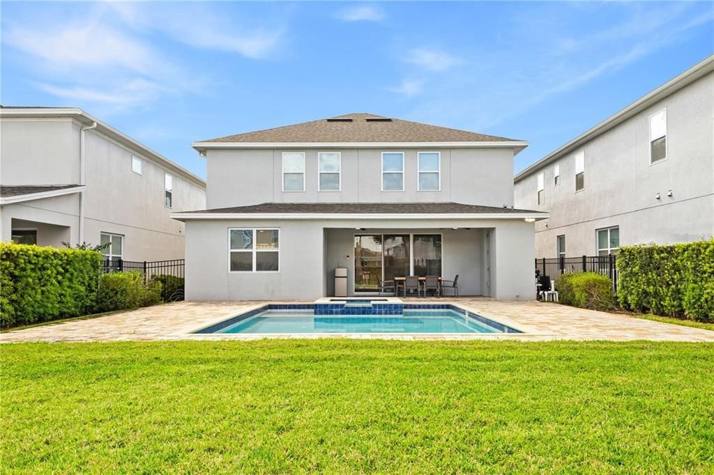 Active With Contract: $732,000 (5 beds, 5 baths, 2945 Square Feet)