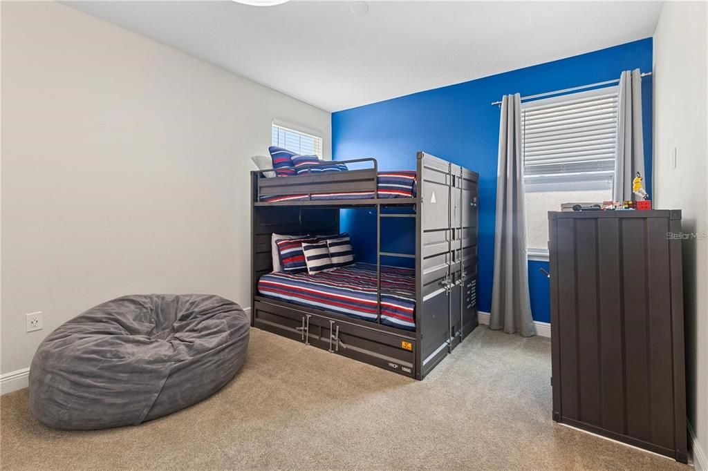 Active With Contract: $732,000 (5 beds, 5 baths, 2945 Square Feet)