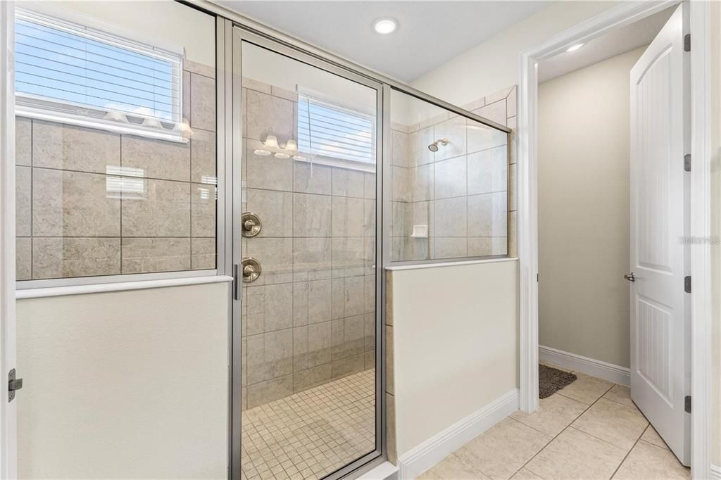 Active With Contract: $732,000 (5 beds, 5 baths, 2945 Square Feet)