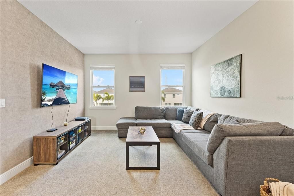 Active With Contract: $732,000 (5 beds, 5 baths, 2945 Square Feet)