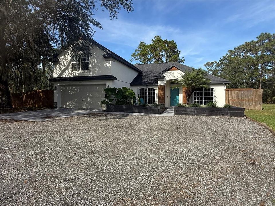 For Sale: $699,999 (5 beds, 3 baths, 2606 Square Feet)