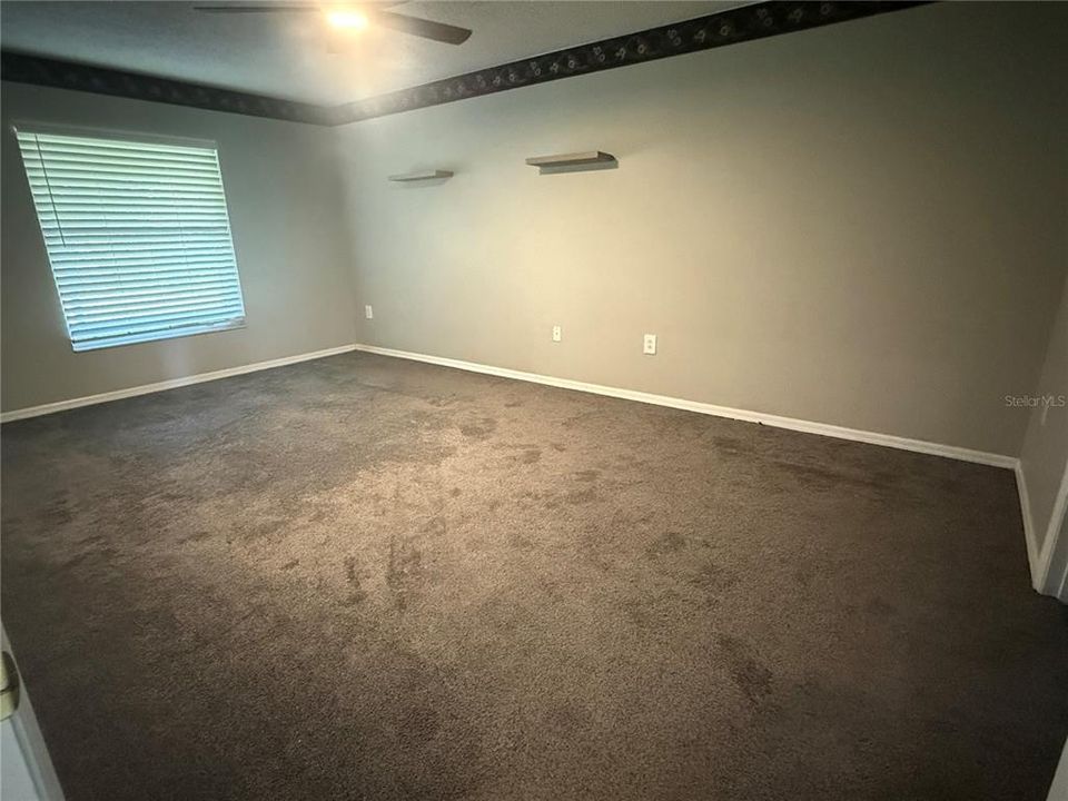 For Sale: $699,999 (5 beds, 3 baths, 2606 Square Feet)