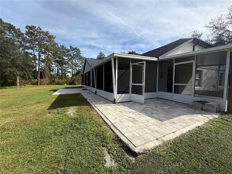 For Sale: $699,999 (5 beds, 3 baths, 2606 Square Feet)