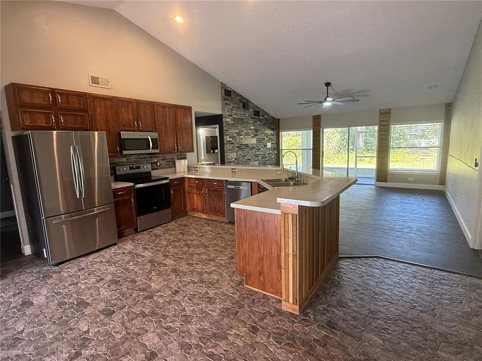 For Sale: $699,999 (5 beds, 3 baths, 2606 Square Feet)