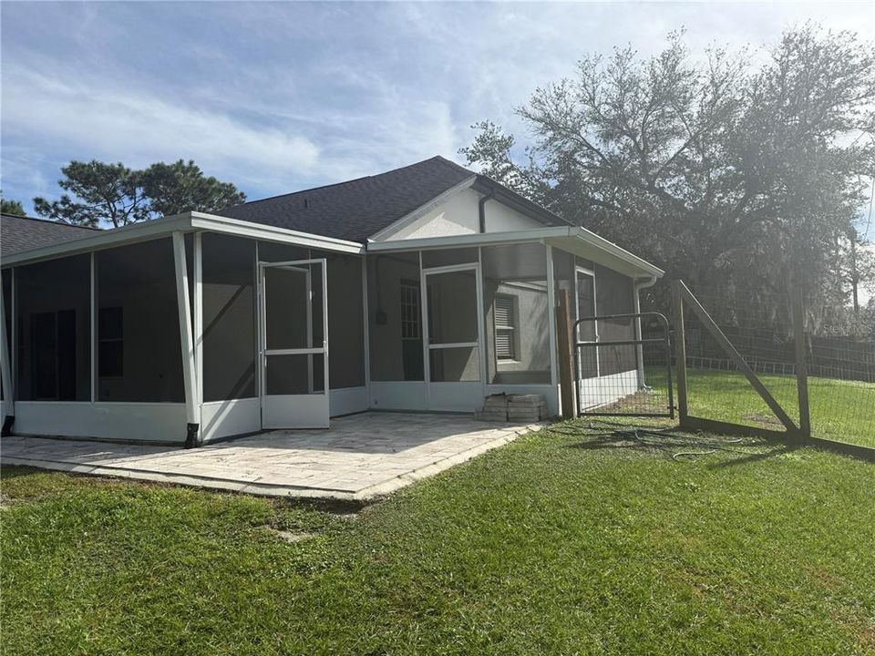 For Sale: $699,999 (5 beds, 3 baths, 2606 Square Feet)