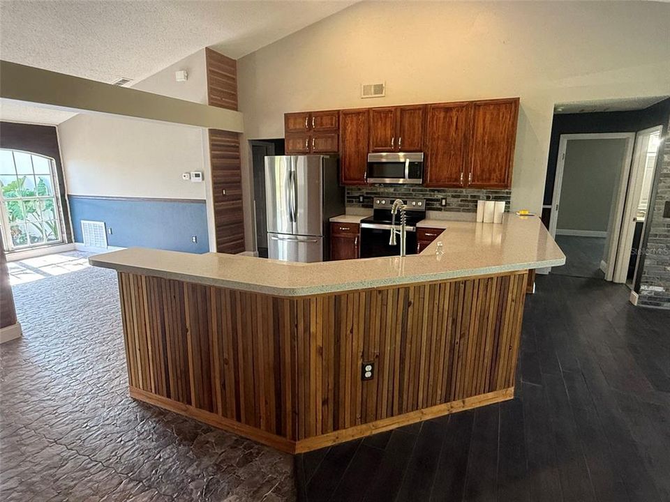 For Sale: $699,999 (5 beds, 3 baths, 2606 Square Feet)