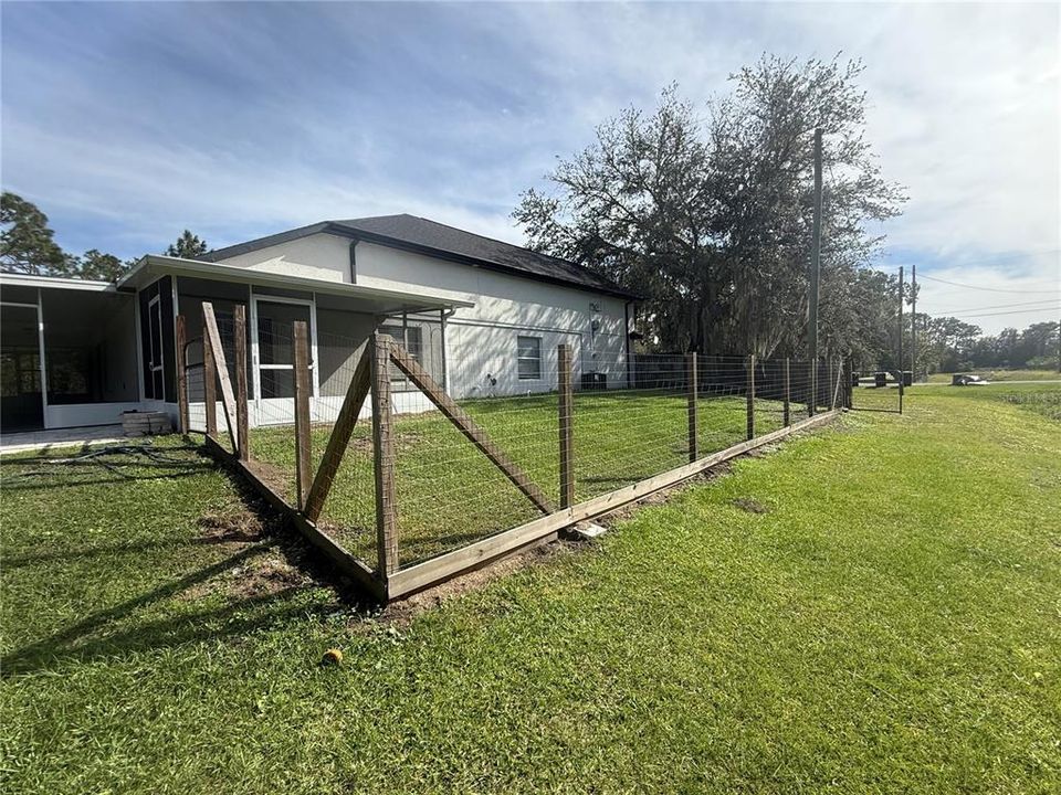 For Sale: $699,999 (5 beds, 3 baths, 2606 Square Feet)