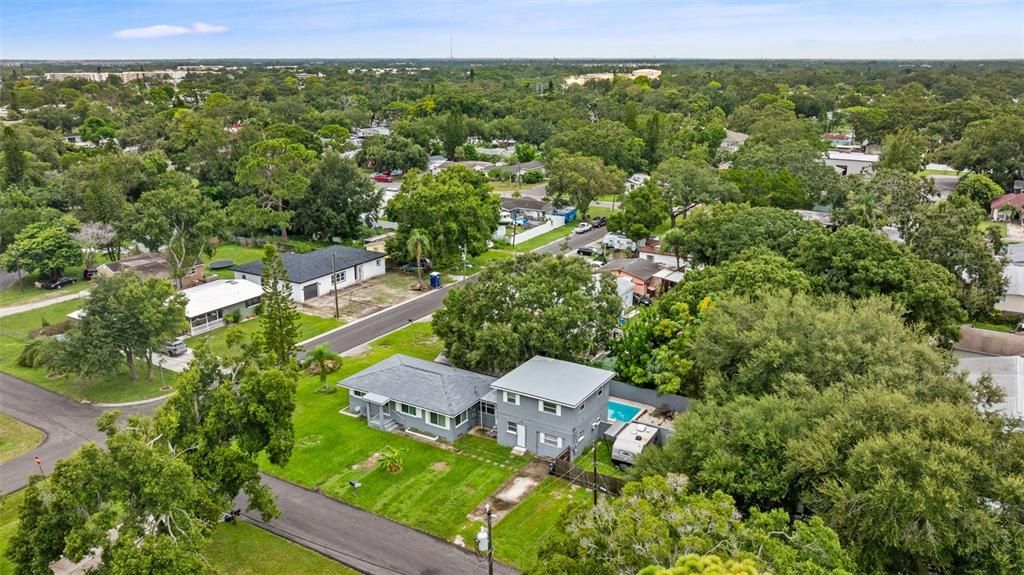 Active With Contract: $1,900 (2 beds, 1 baths, 1000 Square Feet)