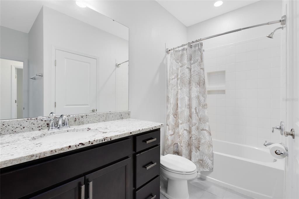 На продажу: $429,000 (2 спален, 2 ванн, 1644 Квадратных фут)