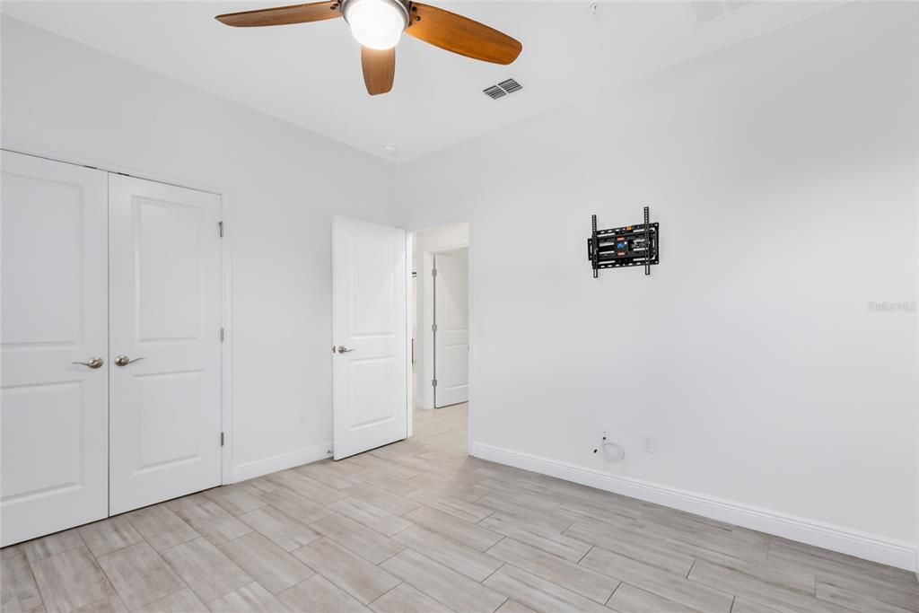 На продажу: $429,000 (2 спален, 2 ванн, 1644 Квадратных фут)