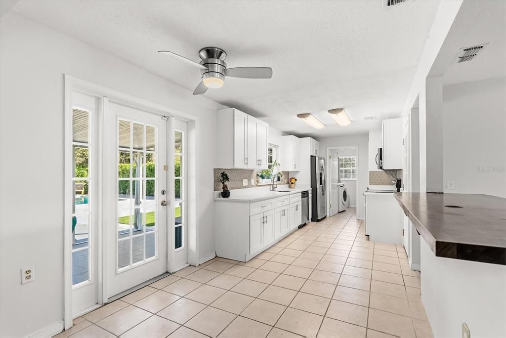 На продажу: $599,000 (4 спален, 3 ванн, 2104 Квадратных фут)