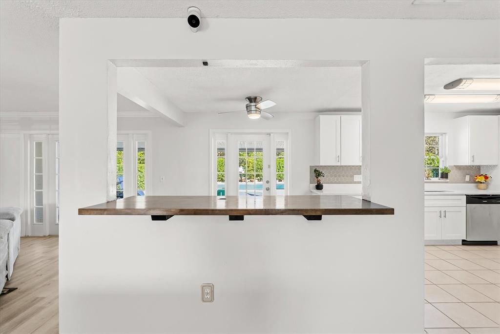 На продажу: $599,000 (4 спален, 3 ванн, 2104 Квадратных фут)