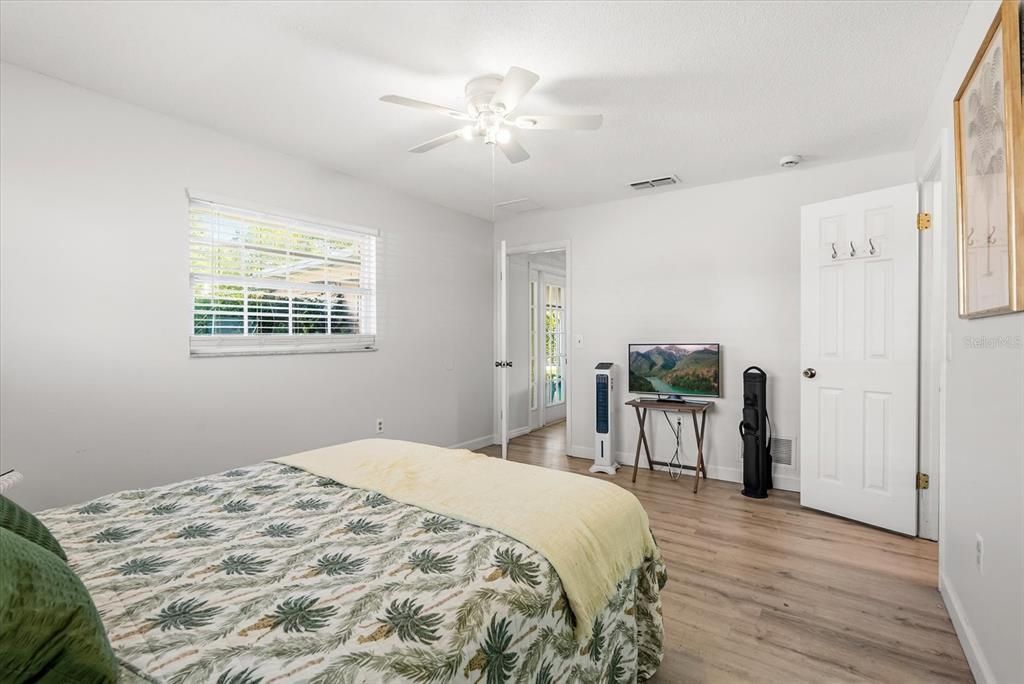 На продажу: $599,000 (4 спален, 3 ванн, 2104 Квадратных фут)